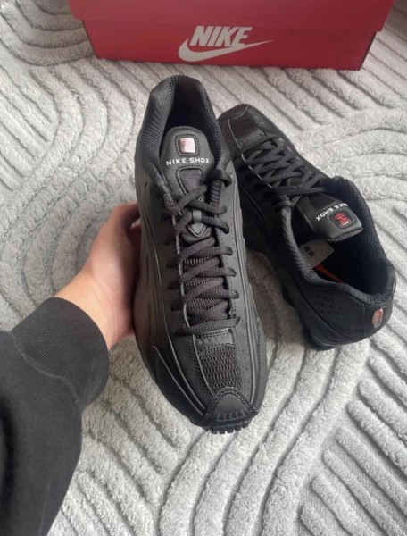Nike shox r4 black / noir - 40