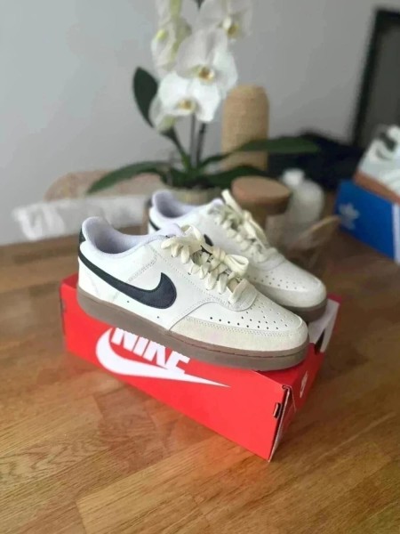 Nike blanche crème vintage taille 37,5