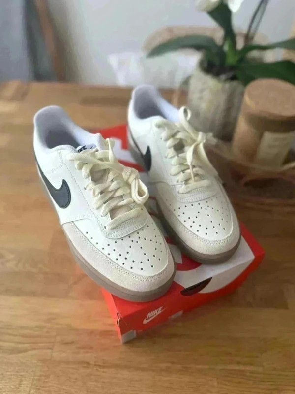 Nike blanche crème vintage taille 37,5 2