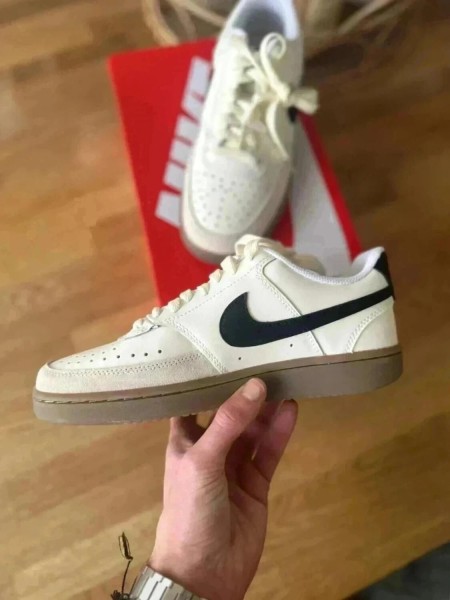 Nike blanche crème vintage taille 37,5
