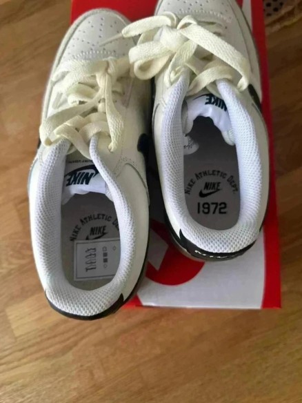 Nike blanche crème vintage taille 37,5
