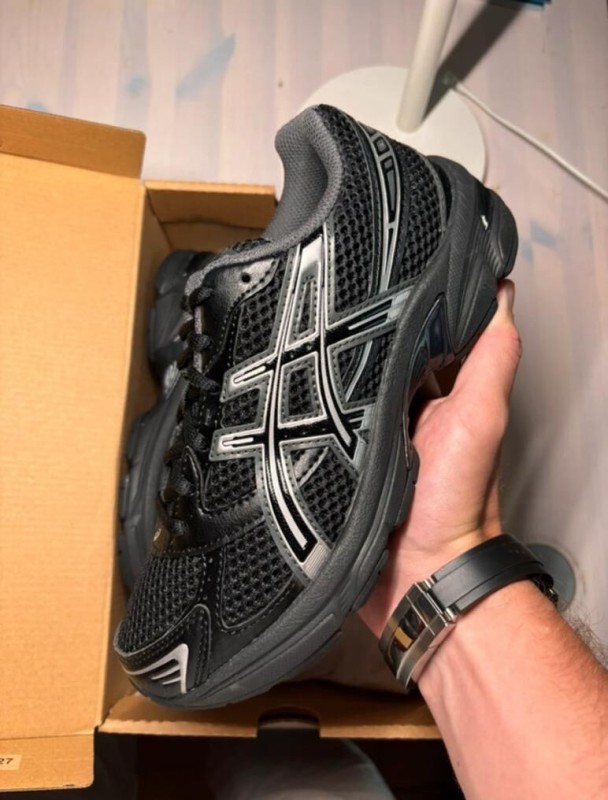 Asics 1130 black pure silver taille 44