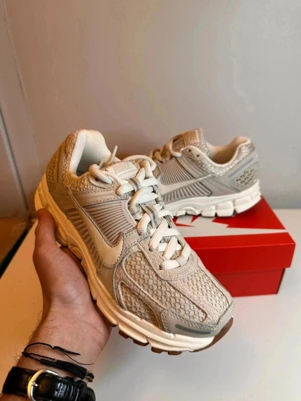 Nike zoom vomero 5 Orewood taille 37,5 2