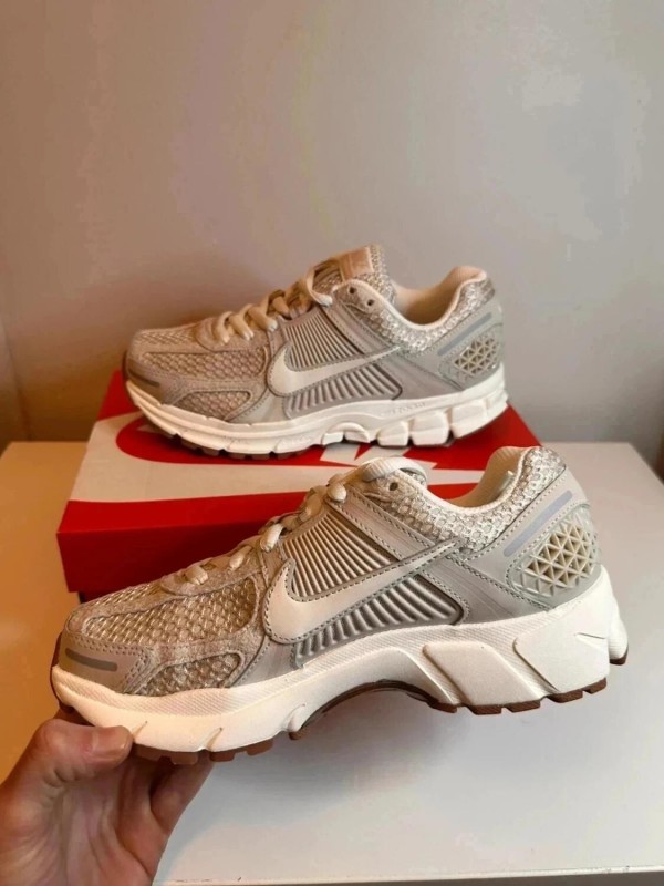 Nike zoom vomero 5 Orewood taille 37,5 2
