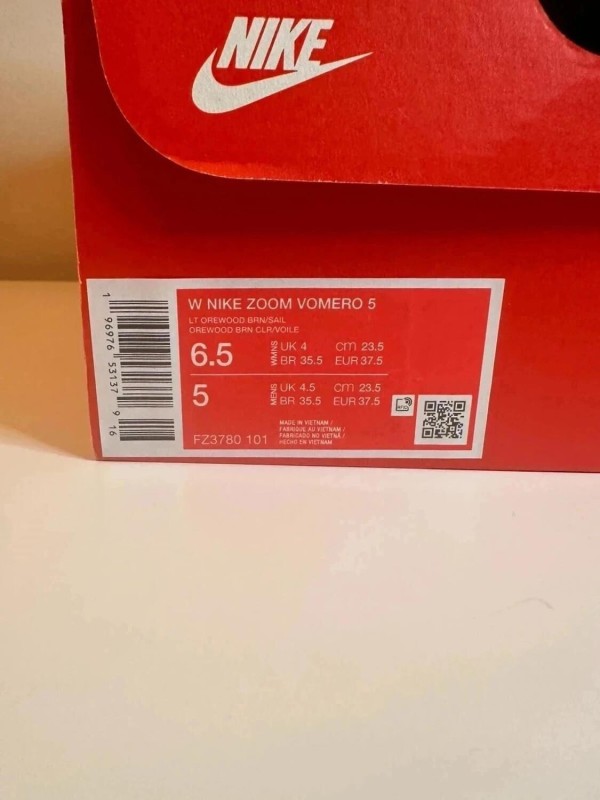 Nike zoom vomero 5 Orewood taille 37,5 2