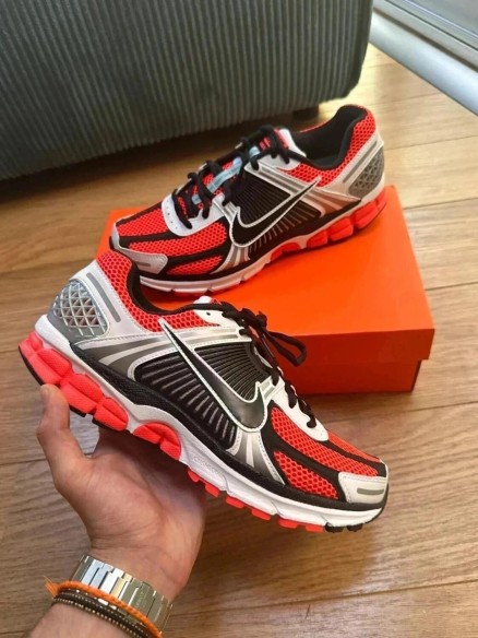 Nike vomero 5 bright crimson 42