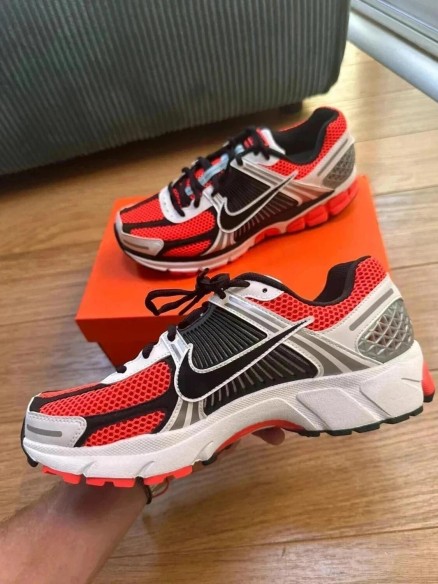 Nike vomero 5 bright crimson 42