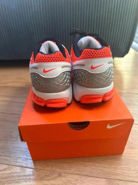 Nike vomero 5 bright crimson 42