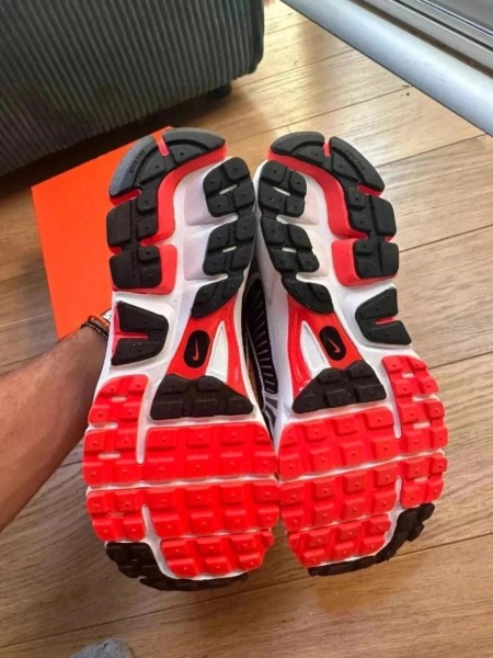 Nike vomero 5 bright crimson 42