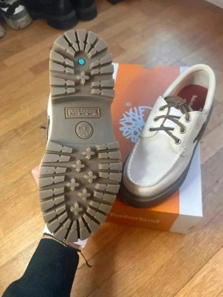 Chaussure bateau Timberland stone street blanc femme