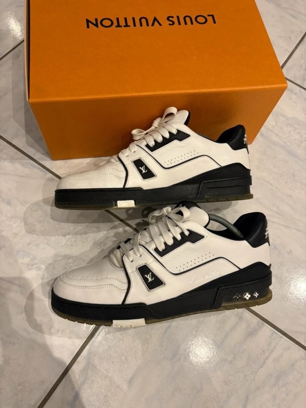 Louis Vuitton LV Trainer Signature 54 noir et blanche taille 8,5 43-44