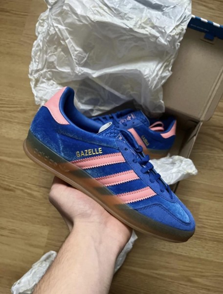 adidas gazelle indoor bleu semi rose spark