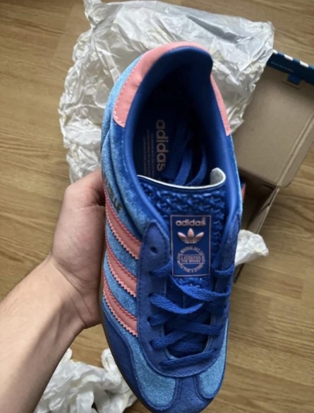adidas gazelle indoor bleu semi rose spark