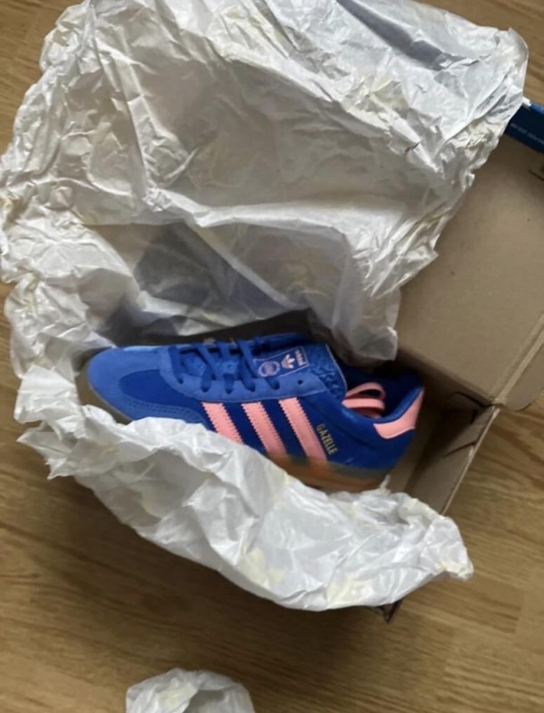adidas gazelle indoor bleu semi rose spark 2