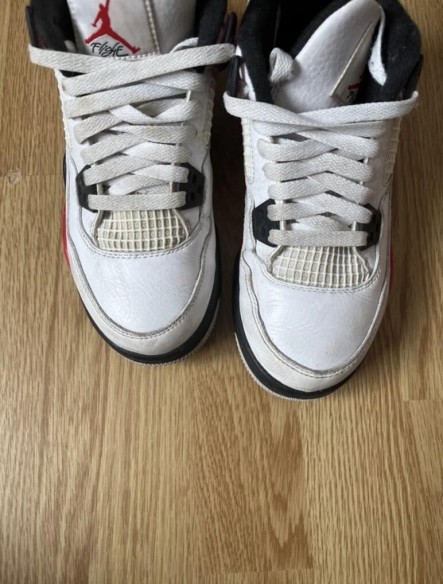 Air Jordan 4 Retro fire red