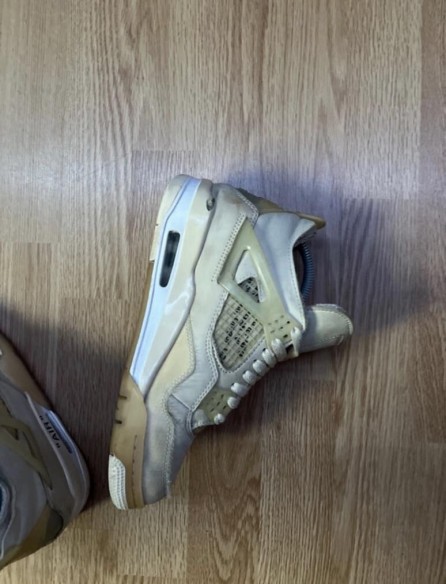 Air Jordan 4 off white sail