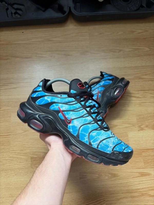 Nike air max plus shark