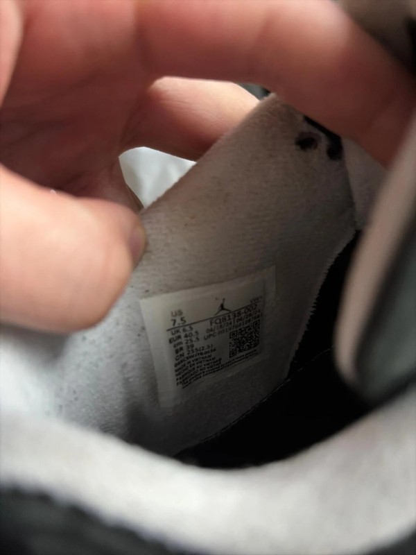 Nike Air Jordan 4 Retro Fear 2