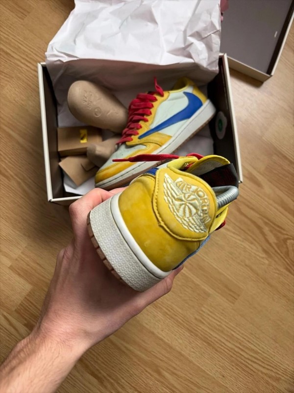 Nike air jordan 1 low Travis Scott canary 2