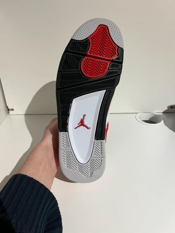 Nike Air Jordan 4 Red Cement 2