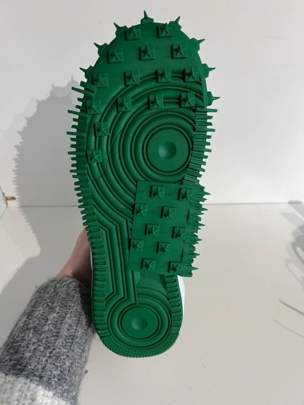 Nike air force 1 mid x off-white pine green 2