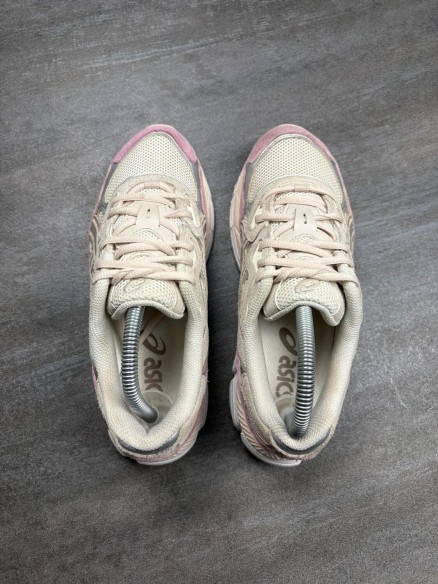 Asics gel - nyc 'cream / Mineral - taille 39