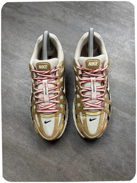Nike p-6000 Doré - taille 38