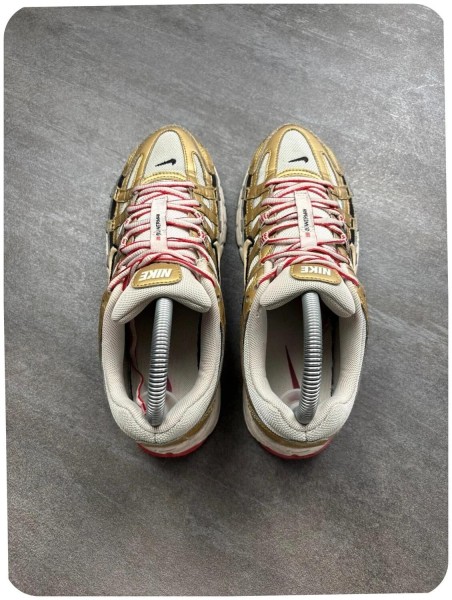 Nike p-6000 Doré - taille 38