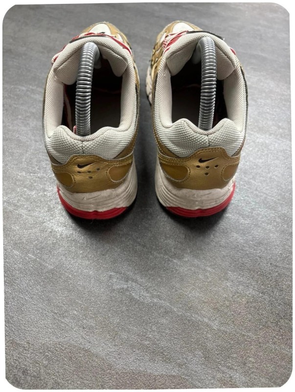 Nike p-6000 Doré - taille 38 2