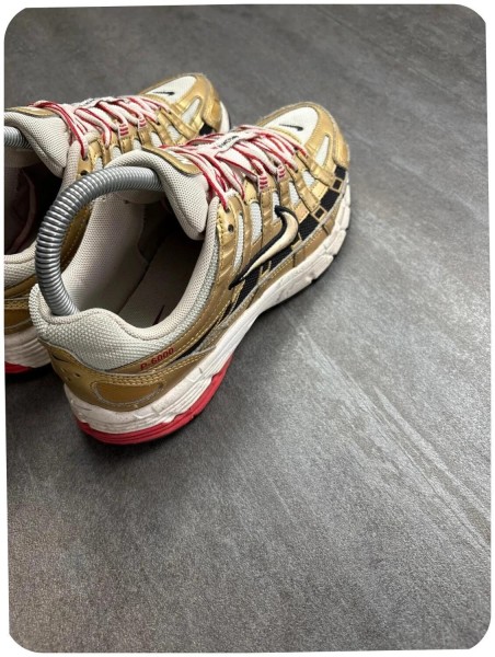 Nike p-6000 Doré - taille 38