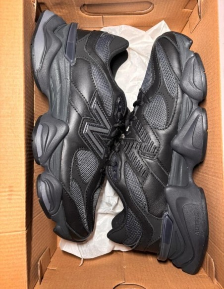 New Balance 9060 Triple Black Leather taille 38