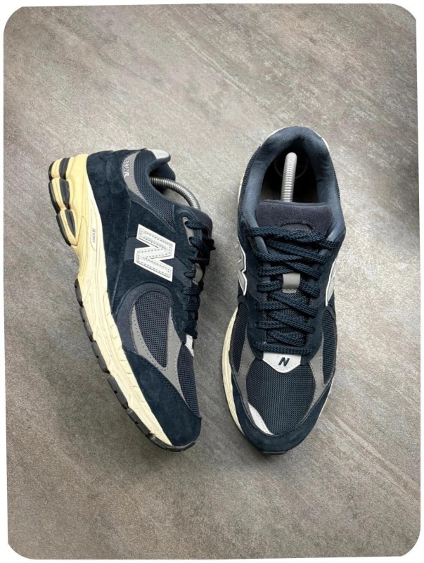 New balance 2002r midnight navy - taille 44