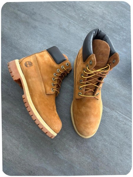 Boots timberland premium 6-inch ( taille 38,5 )
