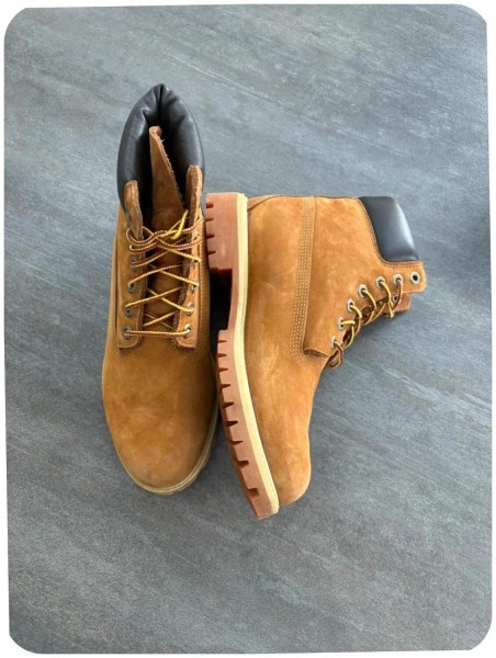 Boots timberland premium 6-inch ( taille 38,5 )