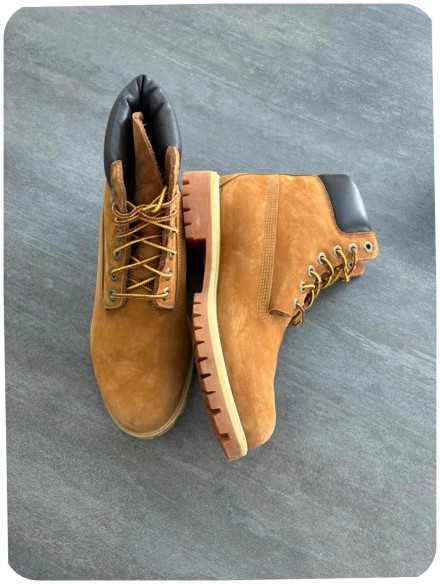 Boots timberland premium 6-inch ( taille 38,5 )