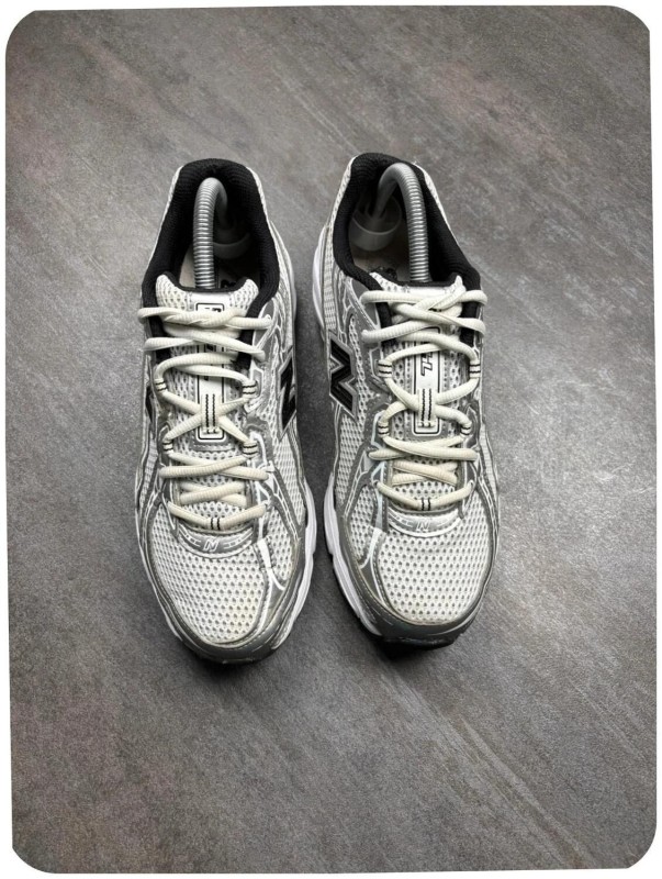 New balance 740 grey / black - taille 41,5 2