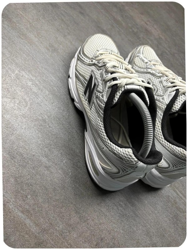 New balance 740 grey / black - taille 41,5 2