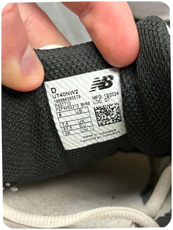 New balance 740 grey / black - taille 41,5 2