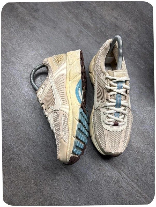 Nike vomero 5 beige - taille 38 2