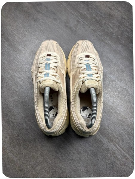 Nike vomero 5 beige - taille 38