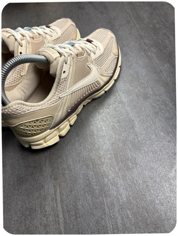 Nike vomero 5 beige - taille 38 2