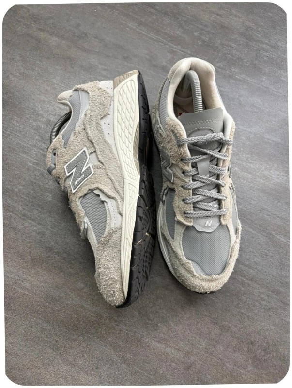 New balance 2002r protection pack grey - taille 42 2