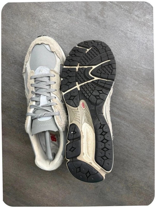 New balance 2002r protection pack grey - taille 42 2