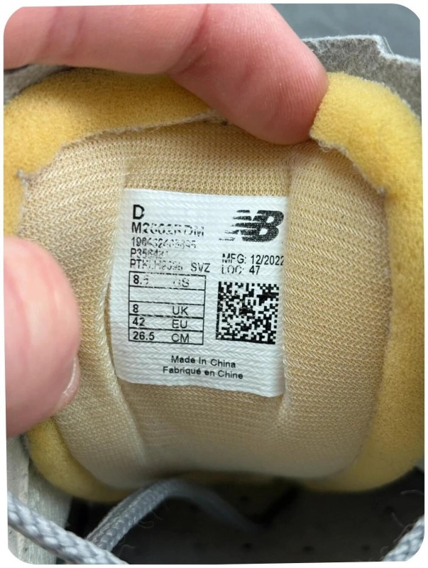 New balance 2002r protection pack grey - taille 42 2