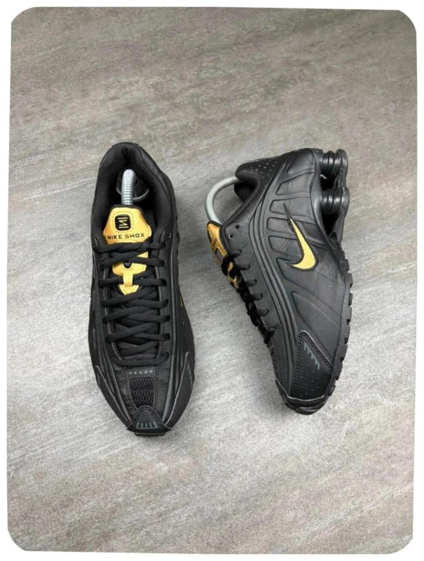 Nike shox r4 black / gold ( taille 39 )