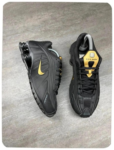 Nike shox r4 black / gold ( taille 39 )
