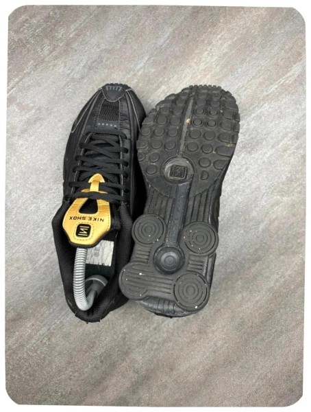 Nike shox r4 black / gold ( taille 39 )