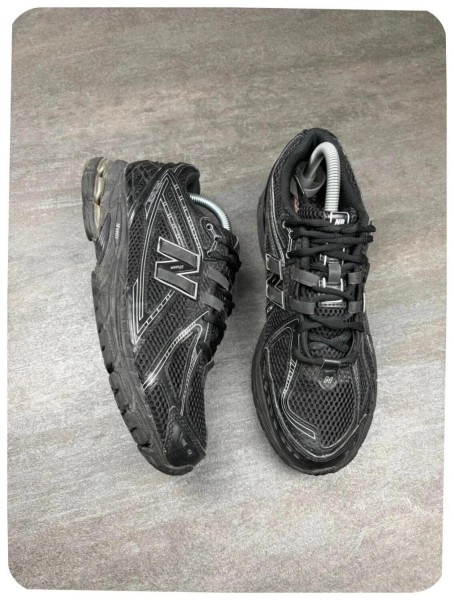 New balance 1906r black ( taille 41,5 )