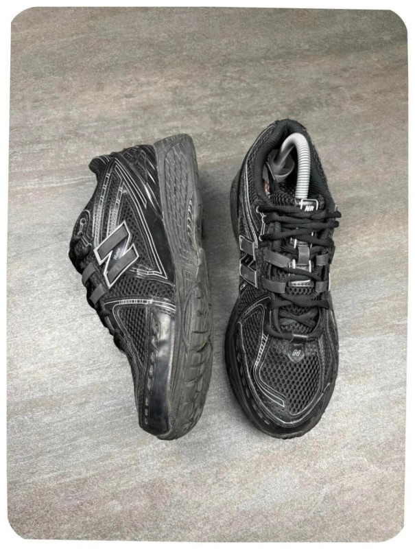 New balance 1906r black ( taille 41,5 ) 2