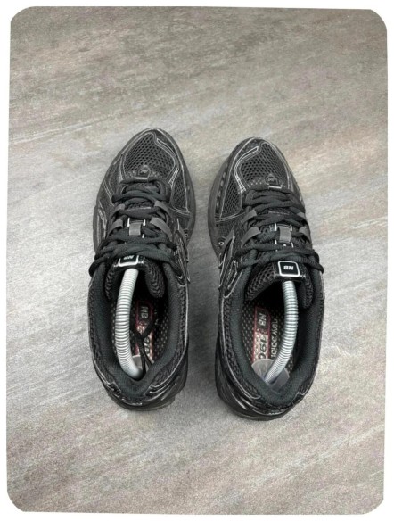 New balance 1906r black ( taille 41,5 )
